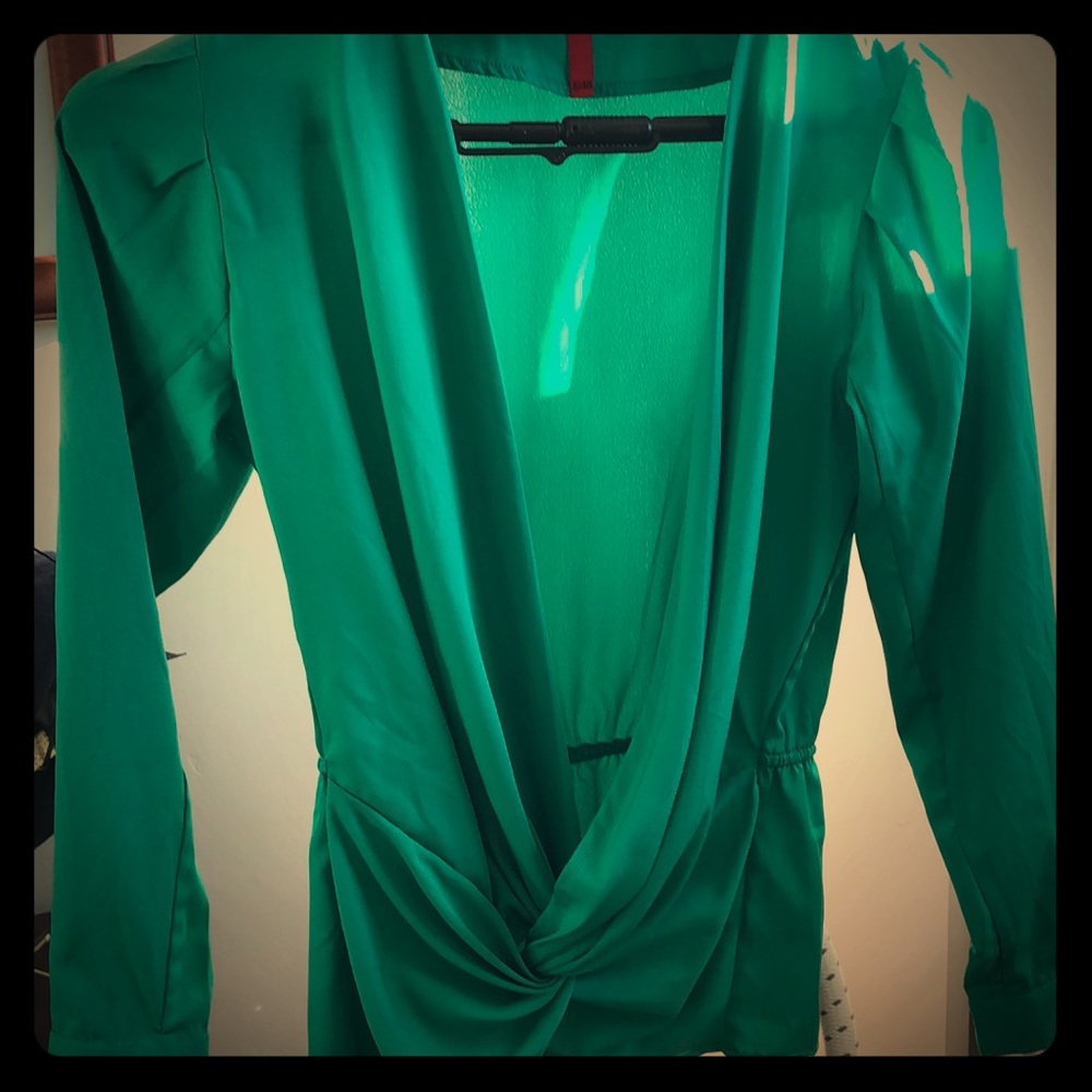 H&M Kelly green open blouse with knotted waist